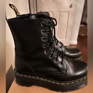 Women’s Dr. Marten JADON HI BOOT SMOOTH LEATHER PLATFORMS size US 7